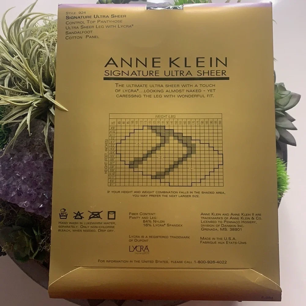 New with tags Anne Klein style 924 signature Ultra sheer control top pantyhose